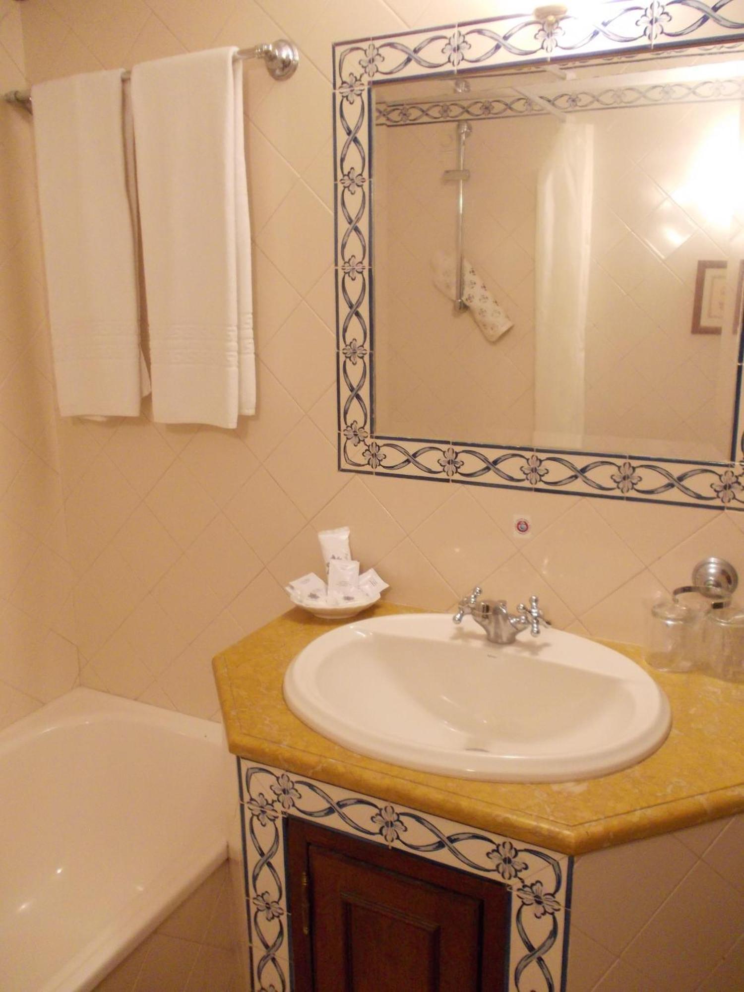 Casa De S. Thiago Do Castelo Hotel Obidos Bagian luar foto