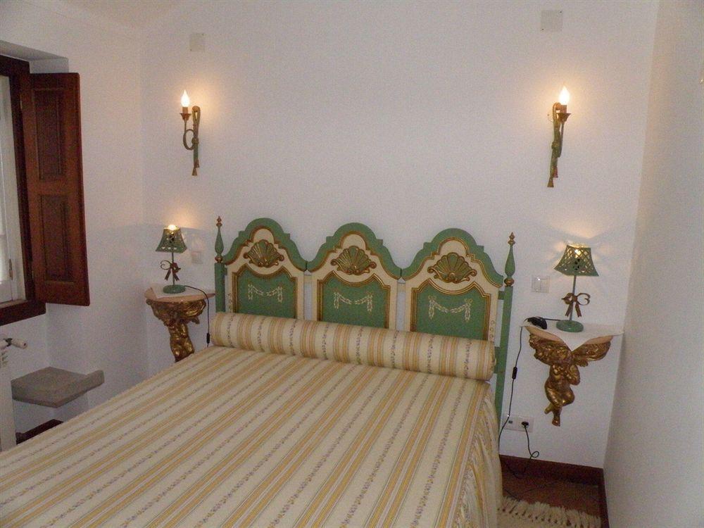 Casa De S. Thiago Do Castelo Hotel Obidos Bagian luar foto