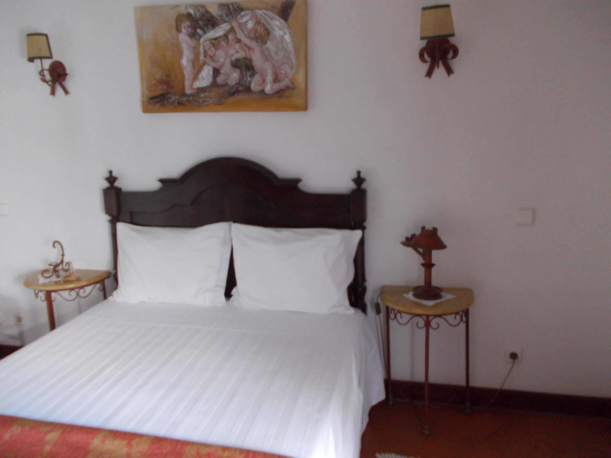 Casa De S. Thiago Do Castelo Hotel Obidos Bagian luar foto